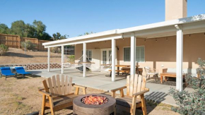 Hillside Desert House - Hot Tub, Fire Pit and BBQ! home